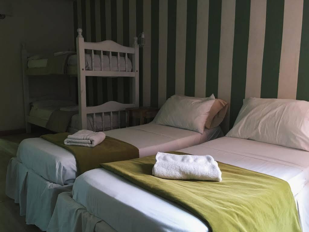 V&S Hostel Boutique บัวโนสไอเรส ภายนอก รูปภาพ